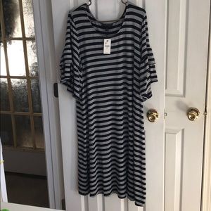 Land Bryant T-short dress